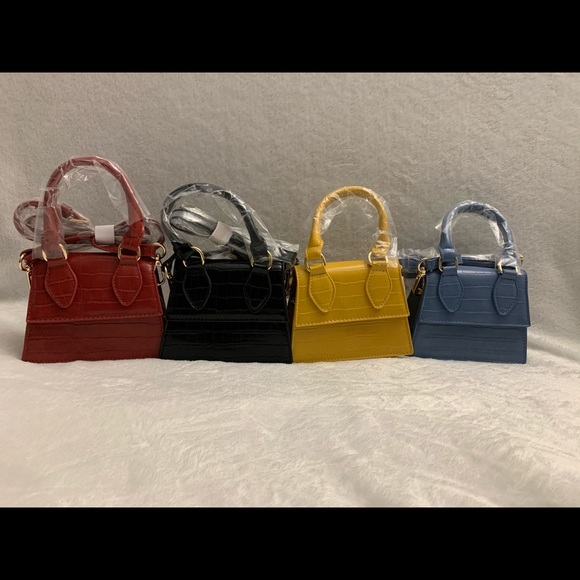 Mini Crossbody Bag 🟡 Mustard - Picture 3 of 3